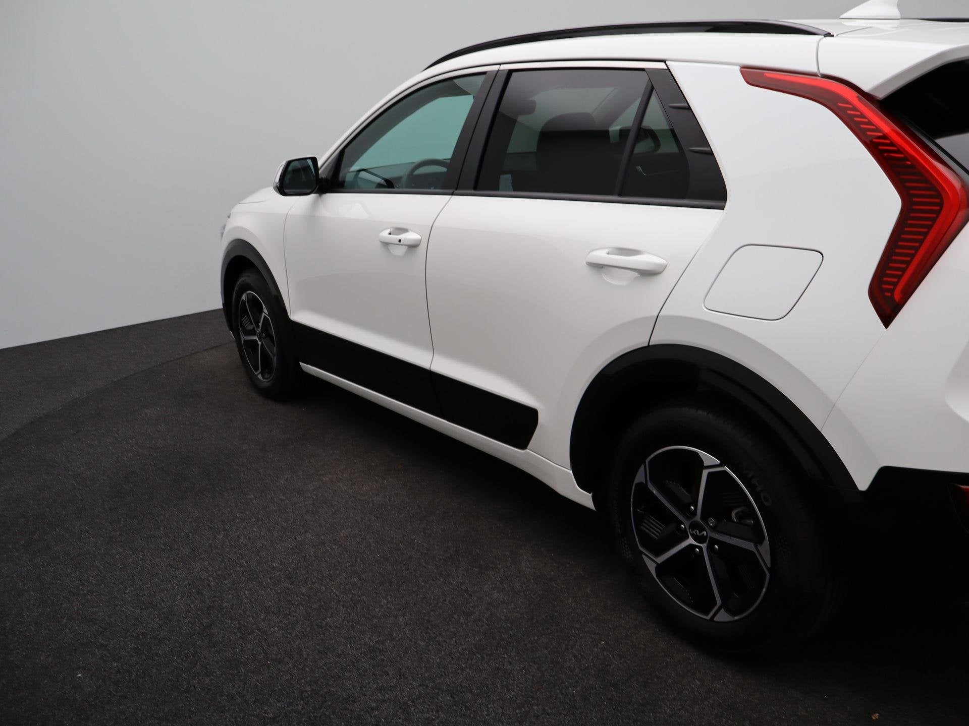 Foto 38 van Kia Niro 1.6 GDi Hybrid DynamicPlusLine | Open dak | Clima |