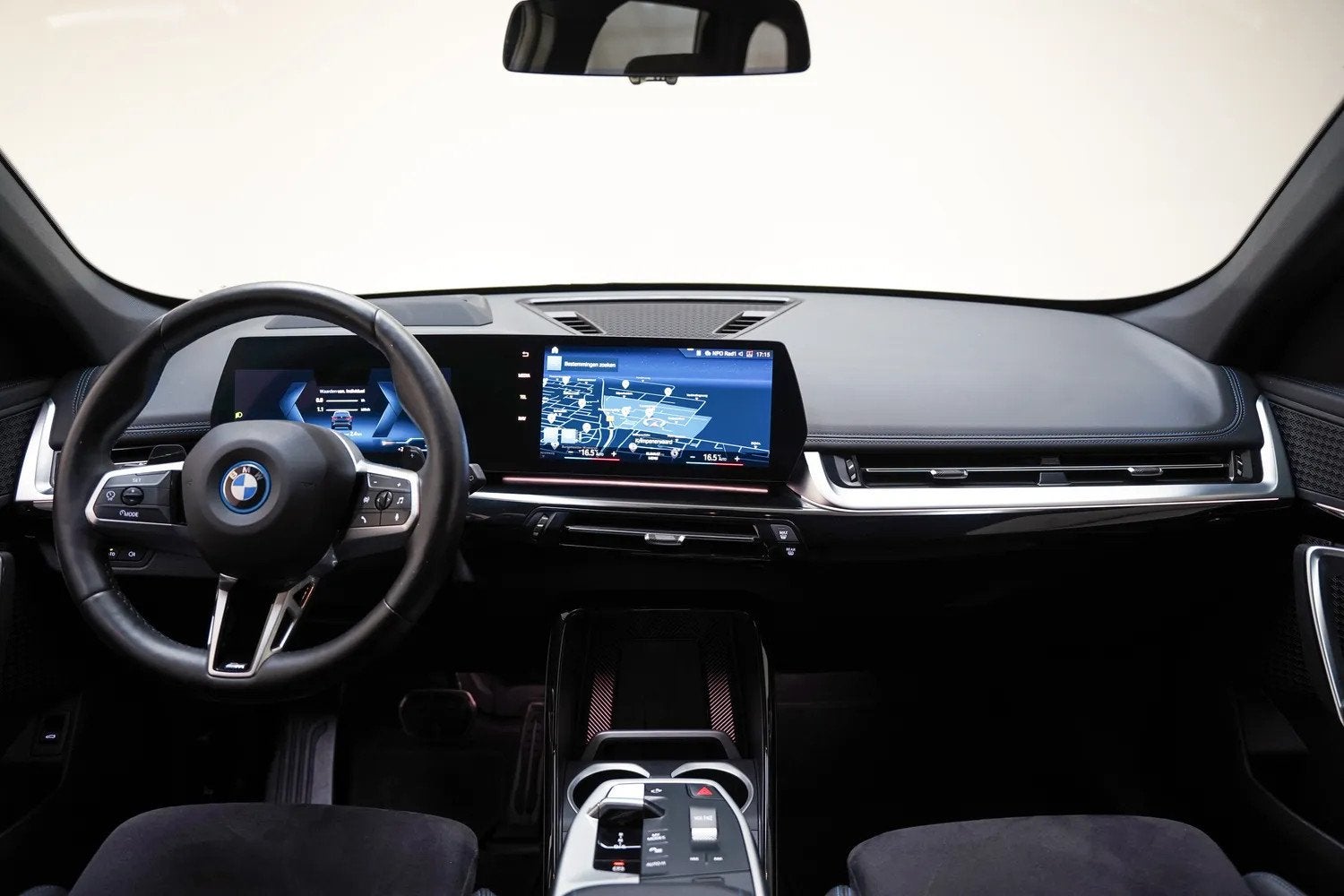 Foto 4 van BMW X1 xDrive25e M Sport Shadow [ SOH 92,5% ] [ LED HUD 360