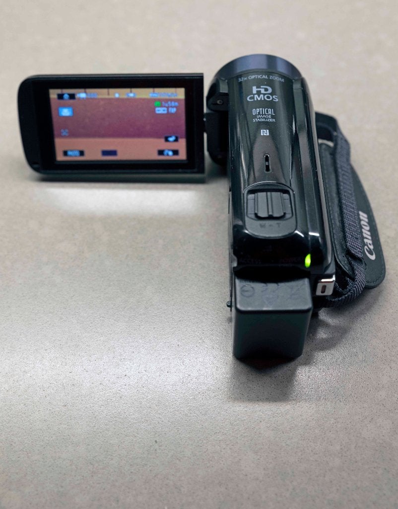 Twee Canon Legria HF R68 camcorders te koop