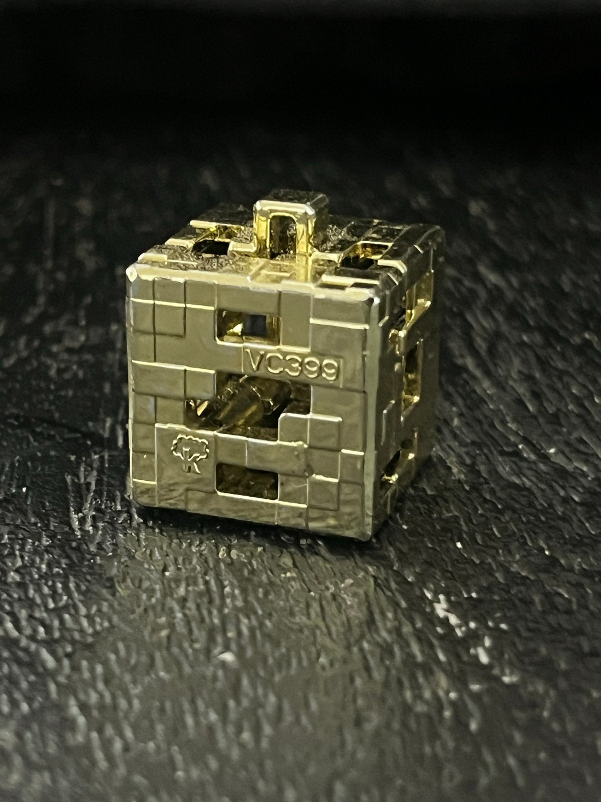 Gouden kubus VC399 minecraft, Overige materialen, Zo goed als nieuw, 1 bedel, Ophalen