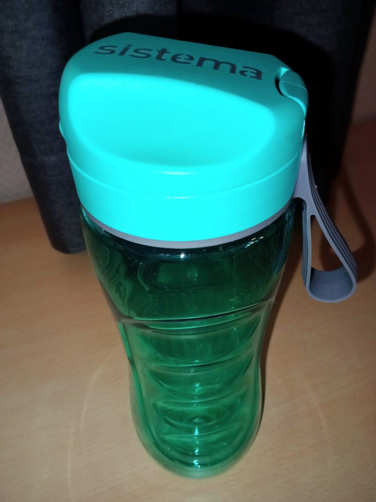 Drinkfles Sistema Hydrate Active Flip, 800 ml met bandje, Ophalen of Verzenden, Zo goed als nieuw