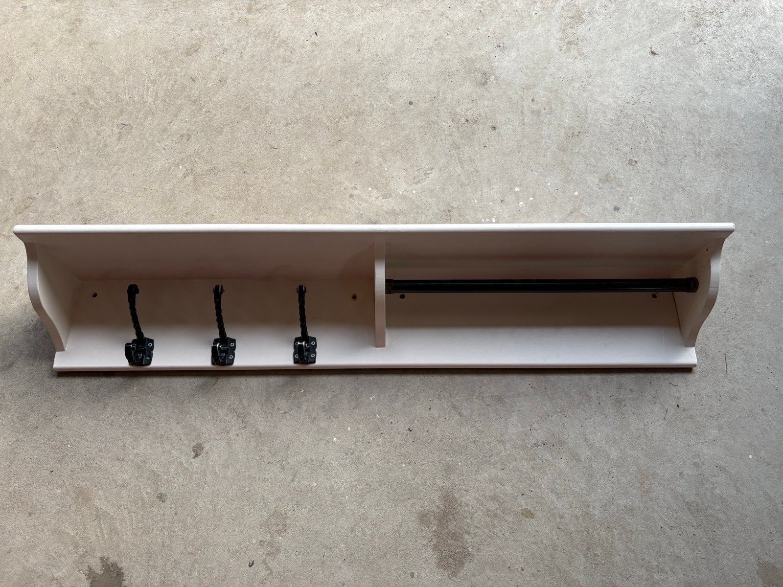 Wandkapstok met plank en haken, Gebruikt, 100 tot 150 cm, Hout, Ophalen