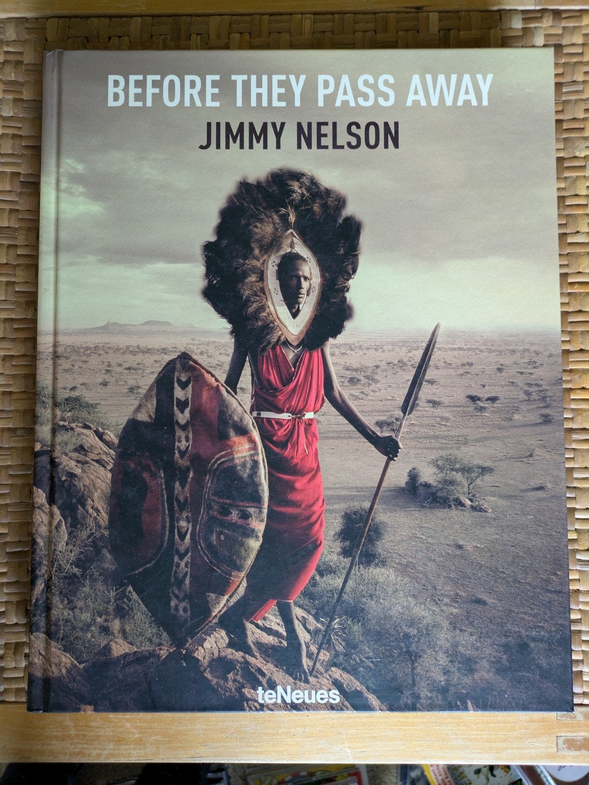 'Before they pass away' Door Jimmy Nelson, Ophalen of Verzenden, Zo goed als nieuw, Fotografen