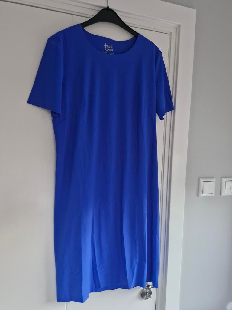 TRVL Drss blauwe jurk met korte mouwen, travelstof mt xl, Maat 38/40 (M), Blauw, Ophalen of Verzenden, Zo goed als nieuw