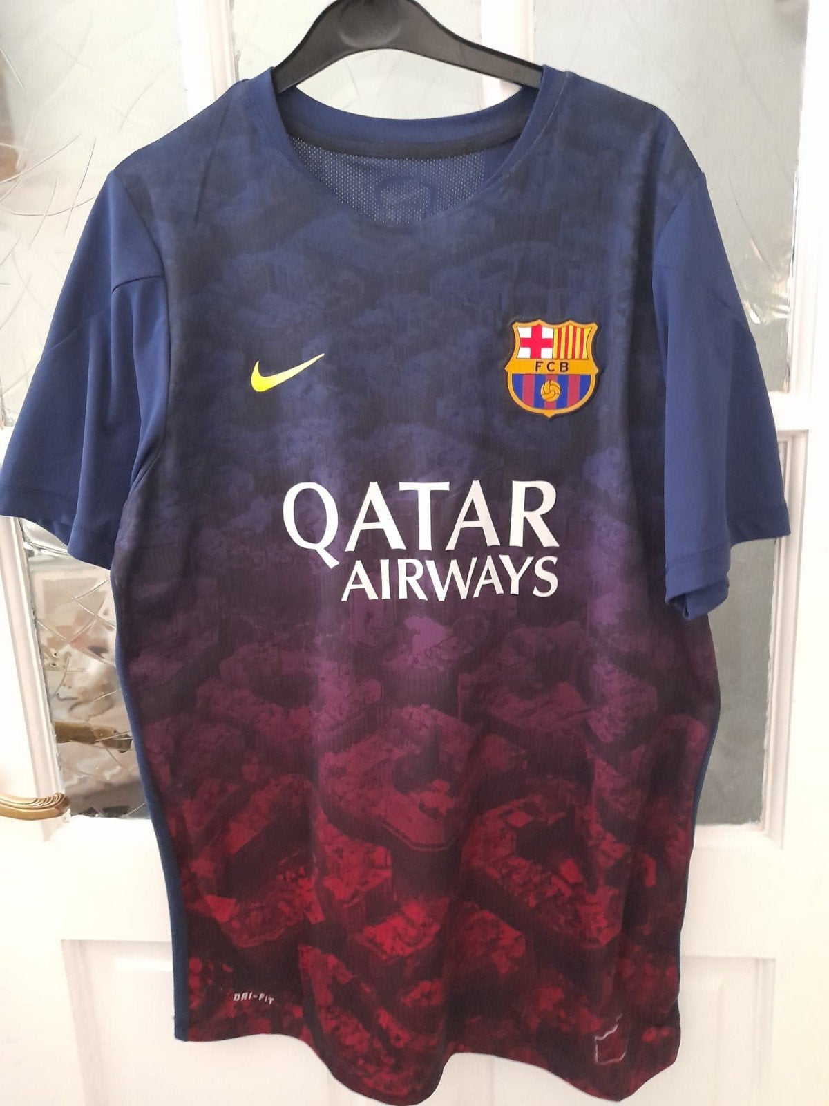 Nike FC Barcelona Thuisshirt - Heren T-shirt, Kleding | Heren, T-shirts, Maat 52/54 (L), Meerkleurig, Nike, Ophalen of Verzenden
