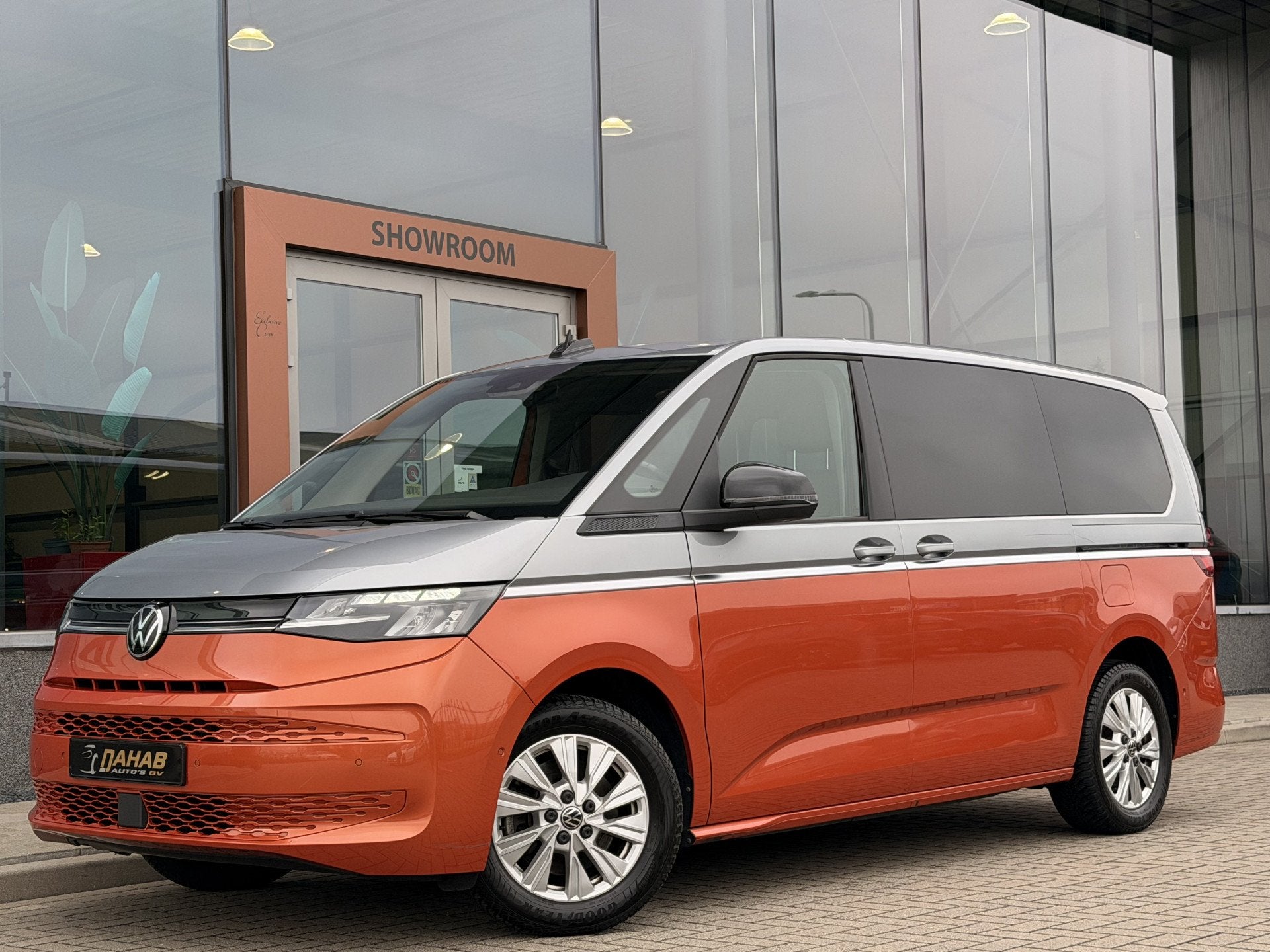 Volkswagen Multivan 1.4 eHybrid L2H1 7 Persoons | ACC | DAB, Dealer onderhouden, Stof, Gebruikt, Euro 6