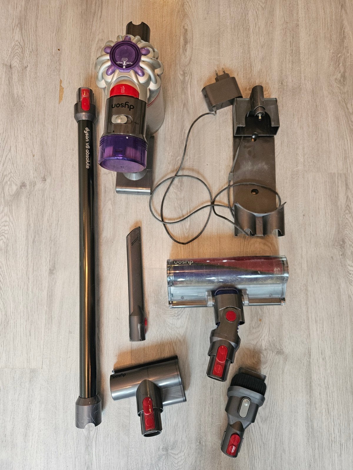 Dyson V8 Absolute Steelstofzuiger, Witgoed en Apparatuur, Ophalen, Gebruikt, Dyson, Inclusief accessoires