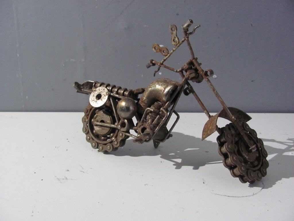 Scrap-metal motor (chopper)25x13 cm mooie details, Object, Ophalen of Verzenden, 13 cm, Handgemaakt