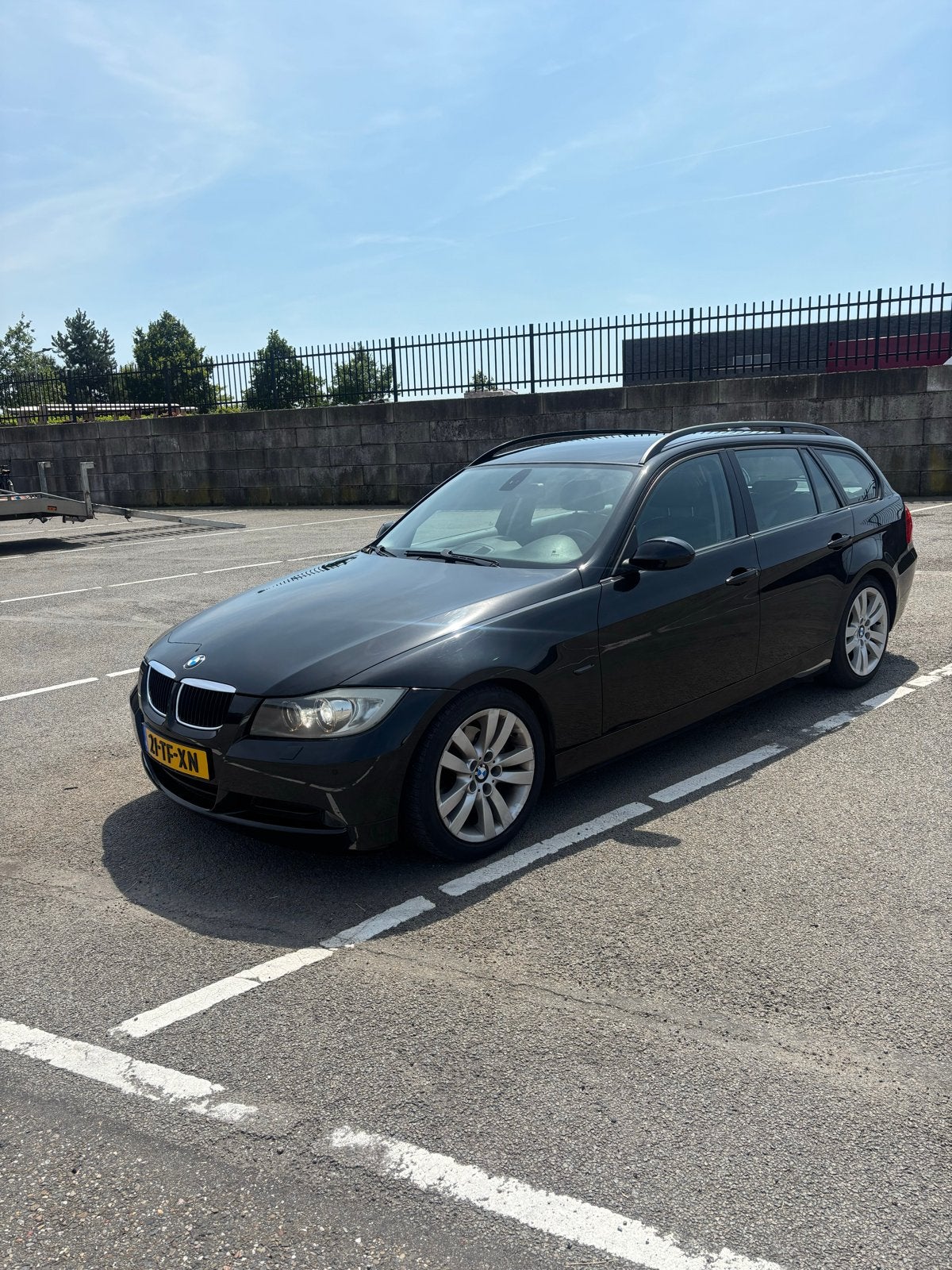 BMW 3-Serie 2.0 I 320 Touring 2006 Zwart, 13 km/l, Achterwielaandrijving, 1995 cc, 4 cilinders