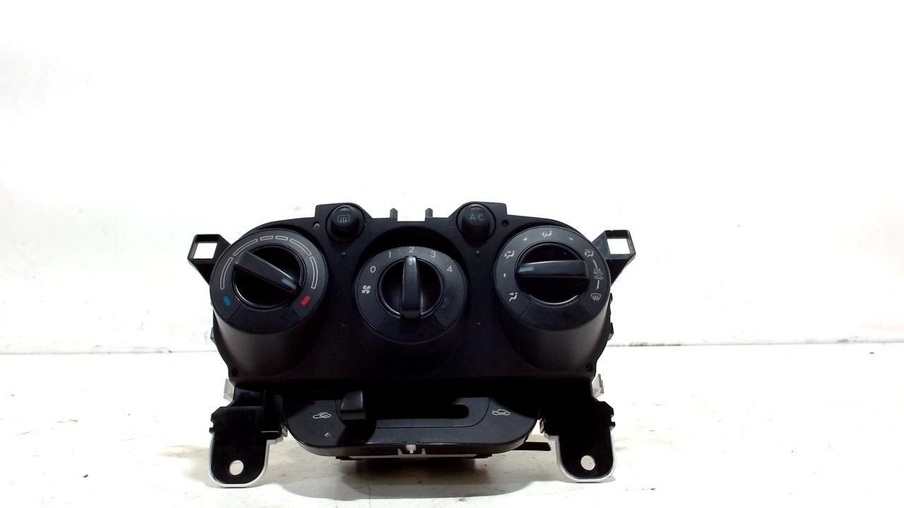 Bedieningspaneel kachel Mazda 2, Auto-onderdelen, Onderdelen@venauto.nl, Van der Ven Autorecycling B.V., Gebruikt, Ettenseweg 76, 4706 PB Roosendaal, The Netherlands