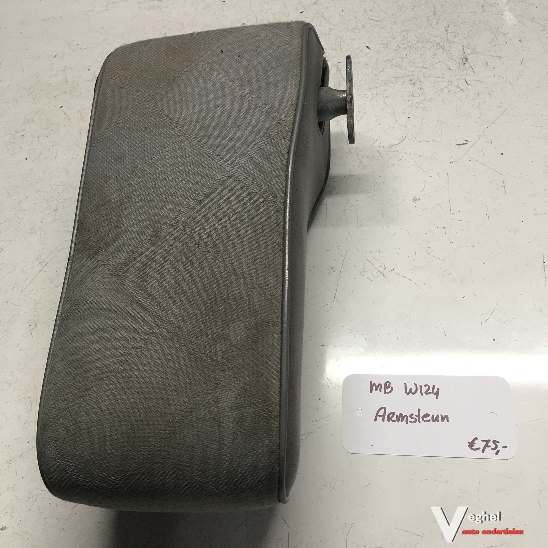Mercedes W124 Armsteun Grijs, Auto-onderdelen, Interieur en Bekleding, Gebruikt, -, -, Ophalen of Verzenden