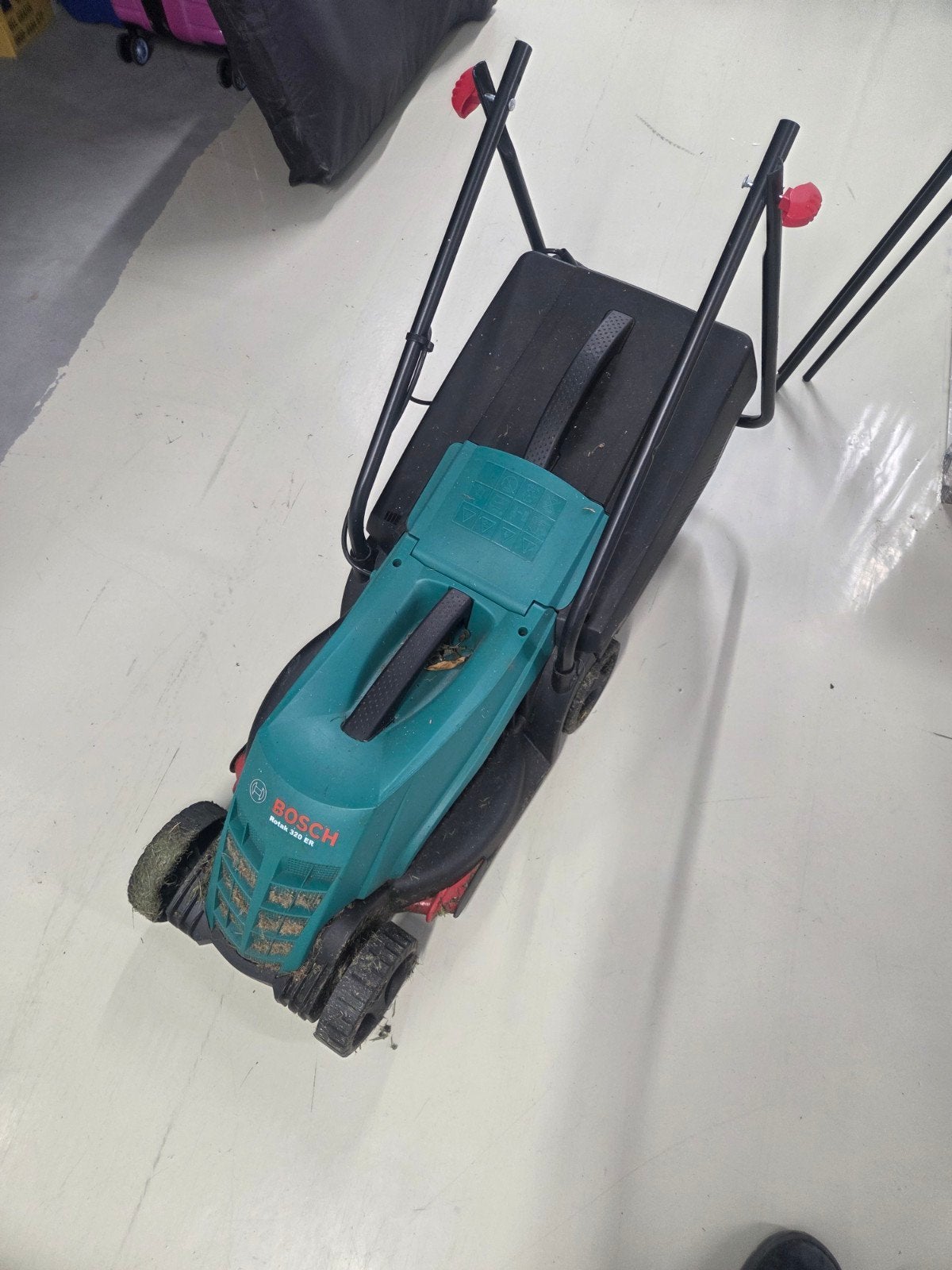 Bosch Rotak 320 ER grasmaaier - Zo goed als nieuw, Tuin en Terras, Ophalen of Verzenden