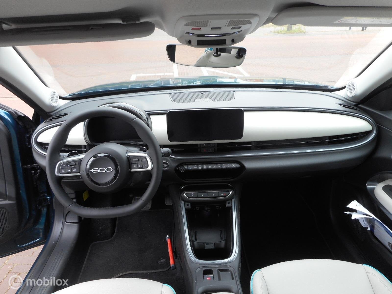 Fiat 600 1.2 Hybrid 100 La Prima, Auto's, Dealer onderhouden, 8 pk, Gebruikt, Euro 6