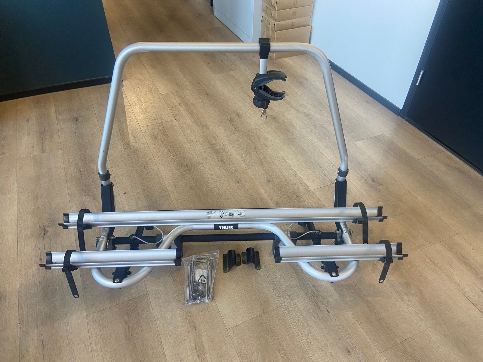 Fietsendrager voorop caravan Thule superB SV kantelbaar, Ophalen, Gebruikt