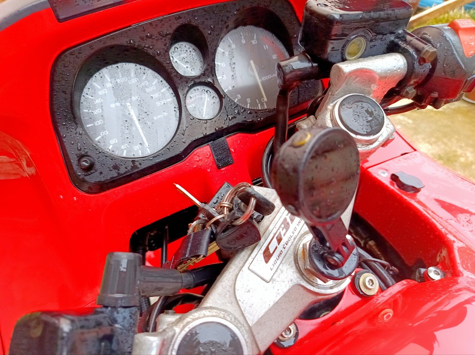 Foto 12 van Honda CBR 1000 F - Zeer goed onderhouden toermotor