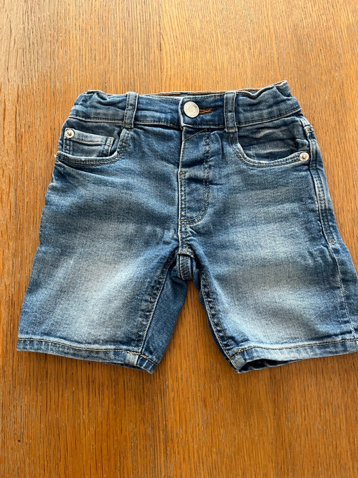 Korte broek Zara maat 104, Ophalen of Verzenden, Zo goed als nieuw, Jongen, Broek