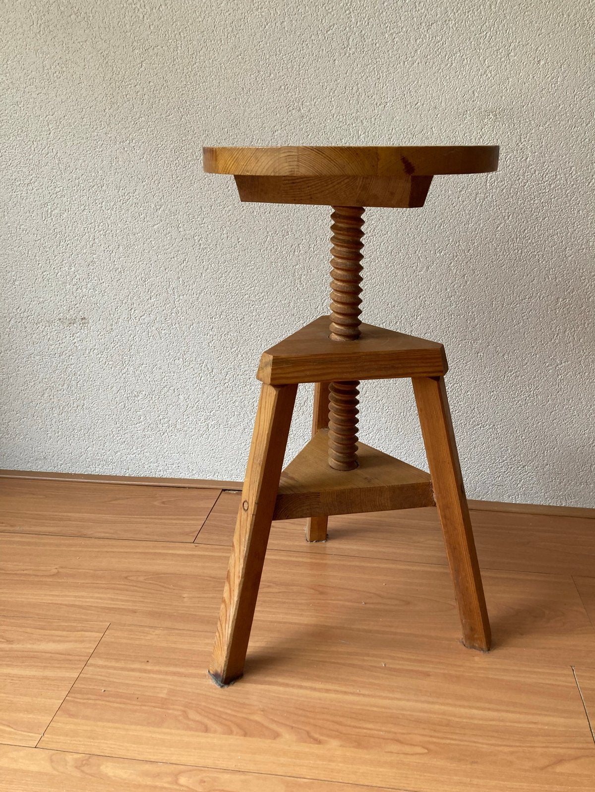 Vintage Grenen Draaikruk - In Hoogte Verstelbaar, Ophalen
