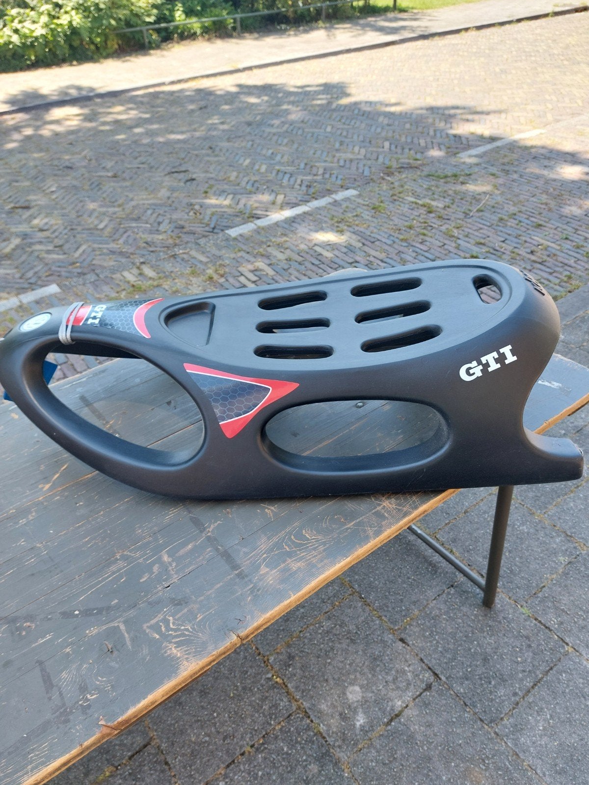 VW GTI slee - Zwart met rood accent, Ophalen of Verzenden