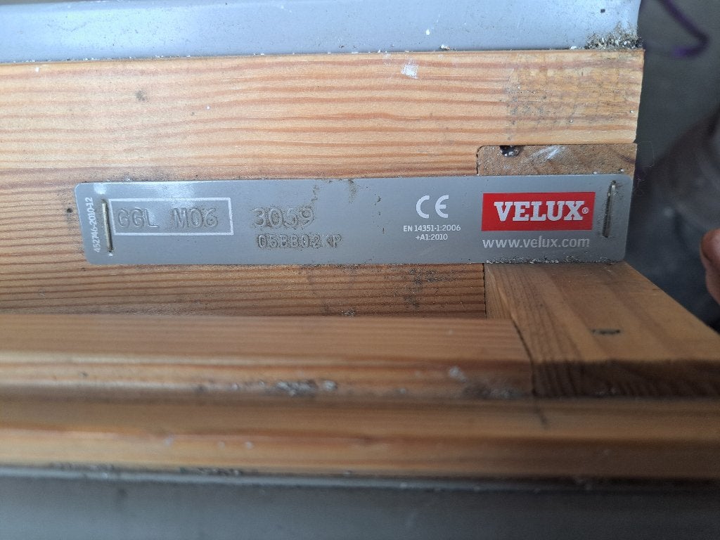 dakraam VELUX MK 06  gelakt met binnenzonwering, Ophalen, Gebruikt, Minder dan 80 cm, 80 tot 120 cm