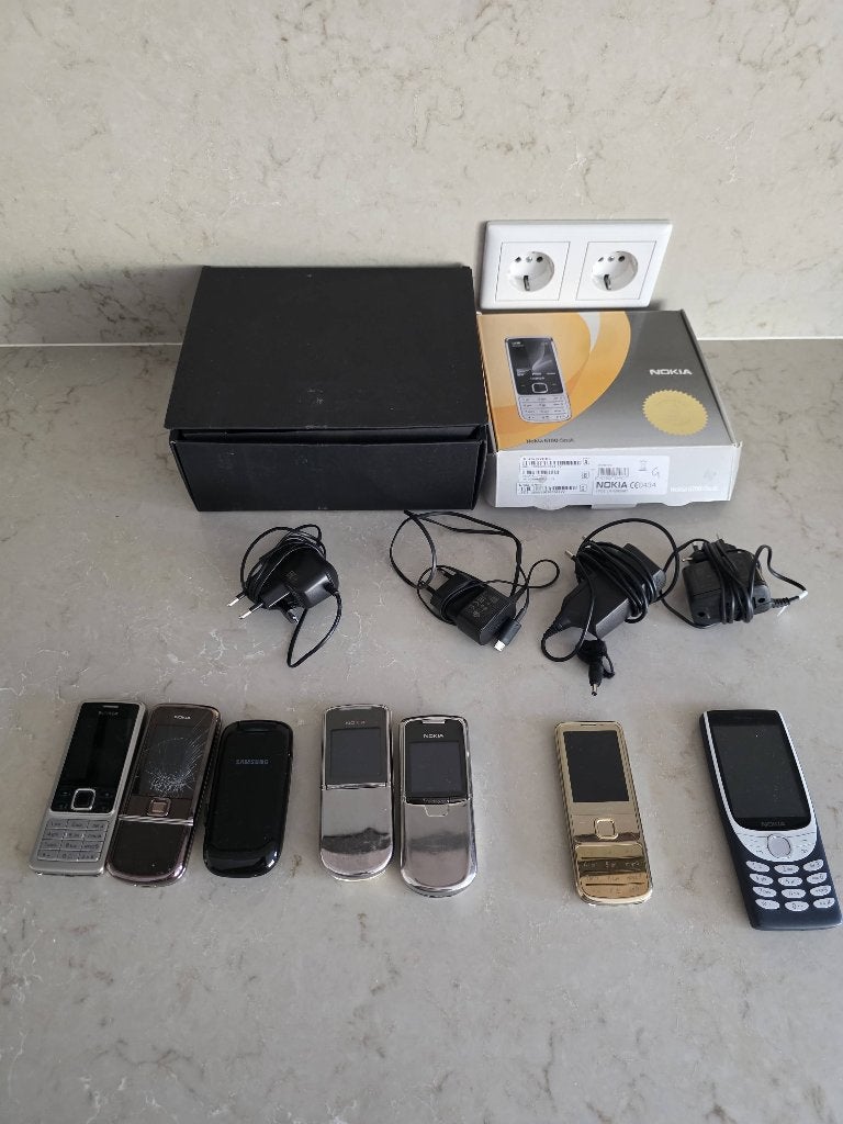 Te koop partij vintage telefoons nokia / samsung, Telecommunicatie, Mobiele telefoons | Nokia, Gebruikt, Schuifmodel, Geen camera