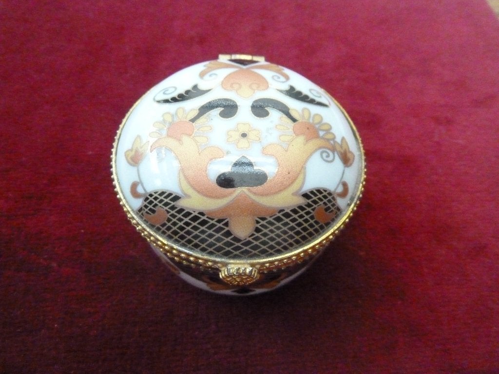 Vintage porseleinen doosje met messing rand en sluiting, Ophalen of Verzenden