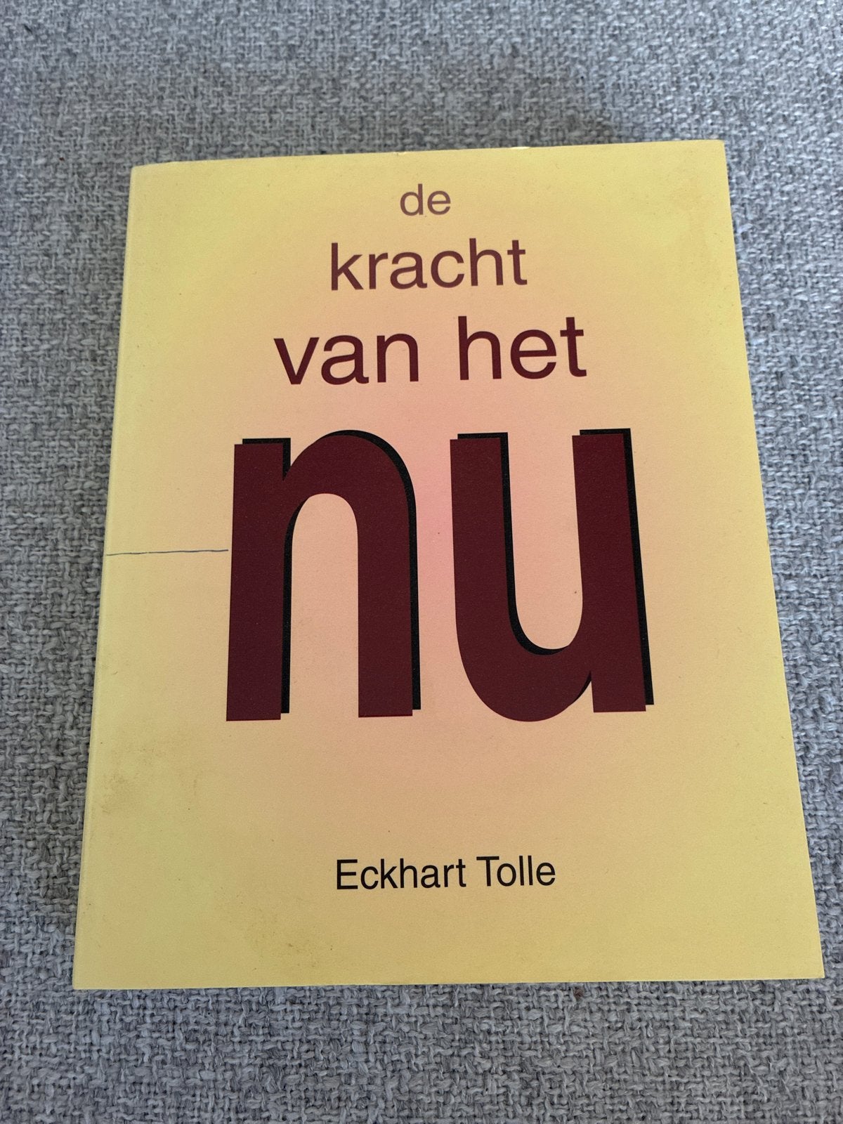 Eckhart Tolle - De kracht van het Nu, Achtergrond en Informatie, Spiritualiteit algemeen, Ophalen of Verzenden, Zo goed als nieuw
