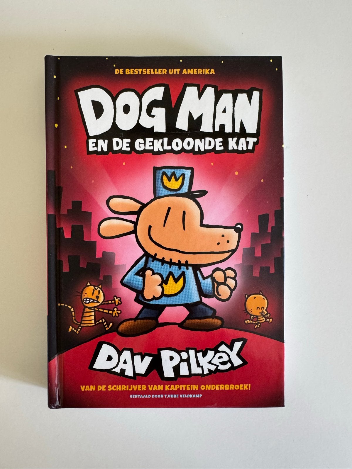 Dog Man: En de Gekloonde Kat (deel 3) - Dav Pilkey, Ophalen of Verzenden, Zo goed als nieuw, Fictie algemeen