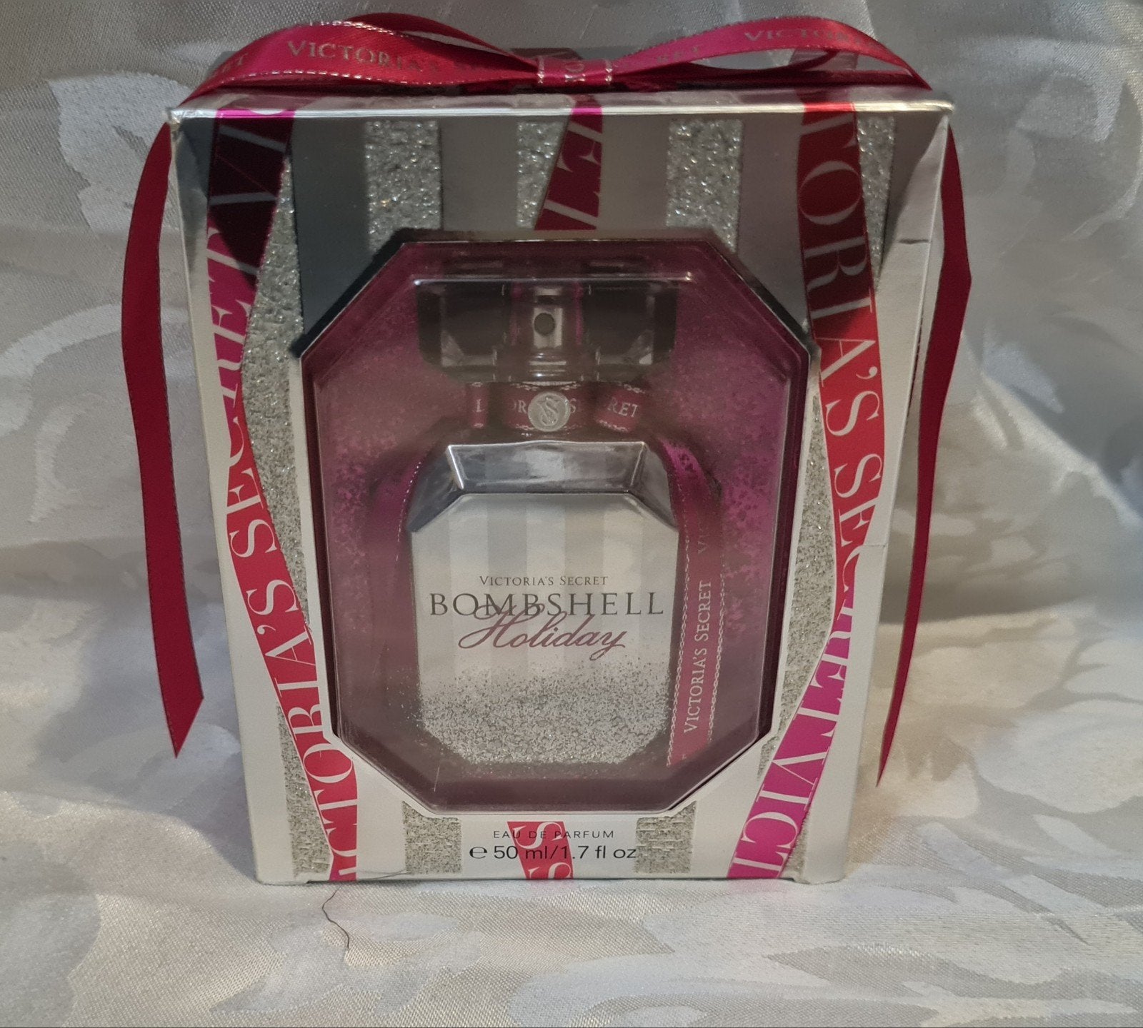 Victoria's Secret Bombshell Holiday parfum 50 ml nieuw, Sieraden, Tassen en Uiterlijk, Uiterlijk | Parfum, Ophalen of Verzenden