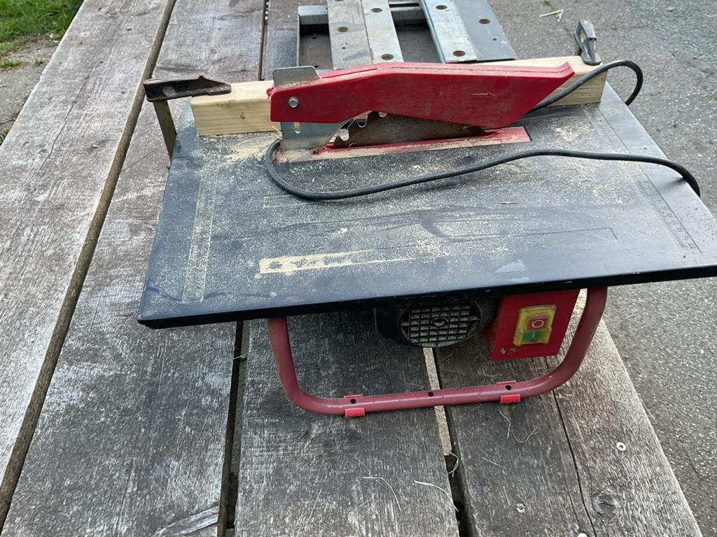 Tafelcirkelzaag TS-700 - 650W, Ophalen, Gebruikt, Cirkelzaag, 600 tot 1200 watt