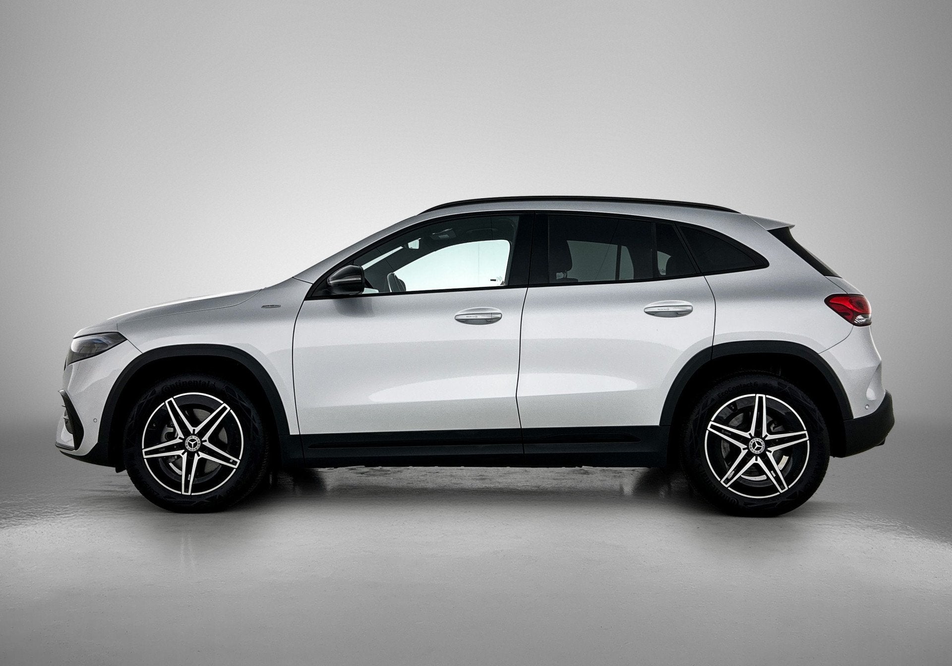 Mercedes-Benz EQA 250 AMG Line 67 kWh | Alarm | Sfeerverlich, Gebruikt, 190 pk, 31 min, Origineel Nederlands