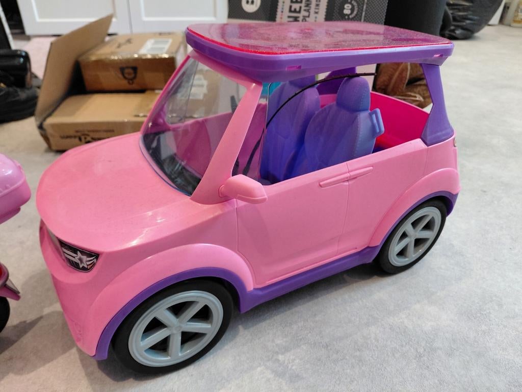 Barbie auto en scooter, Ophalen, Zo goed als nieuw