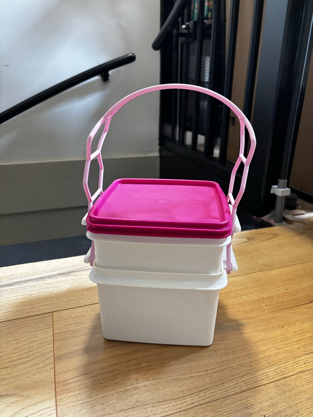 Tupperware Lunchbox met handvat - Roze/Wit, Huis en Inrichting, Gebruikt, Bewaardoos, Wit, Ophalen of Verzenden