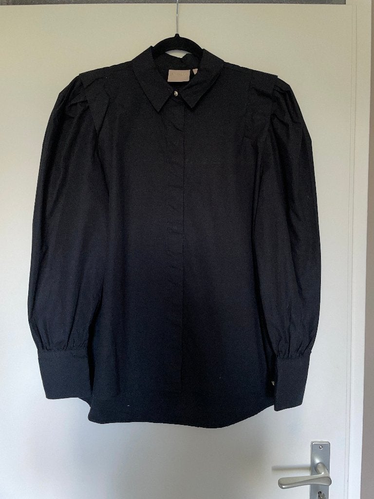 Josh v zwarte blouse ziva met pof / ballon mouwen mt M, Maat 38/40 (M), Zwart, Ophalen of Verzenden, Zo goed als nieuw