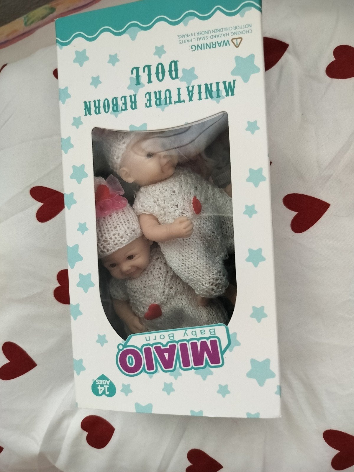siliconen baby,s 15 cm  in doos, certificaten veel kleding, Verzenden, Zo goed als nieuw, Babypop, Levensecht of Reborn