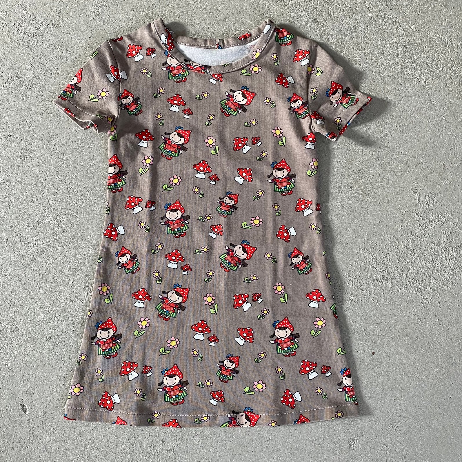 Jurkje met kaboutertjes maat 92, Kinderen en Baby's, Kinderkleding | Maat 92, Verzenden, Nieuw, Meisje, Jurk of Rok