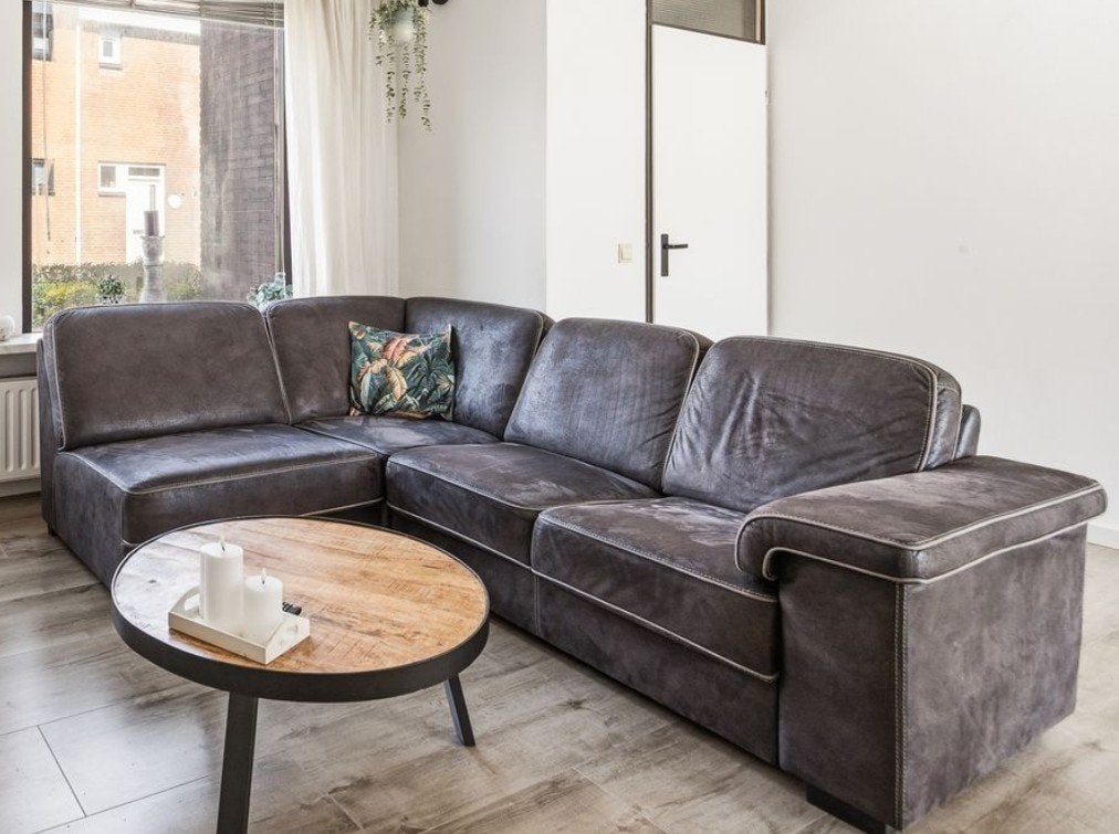 Bank en stoel donkerbruin met grijze band, Huis en Inrichting, Ophalen, Gebruikt, Hoekbank, 75 tot 100 cm