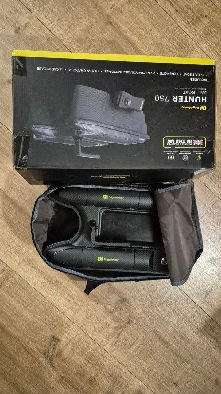 Ridgemonkey Hunter 750 Voerboot  Compleet met Tas 2025 model, Ophalen of Verzenden, Zo goed als nieuw