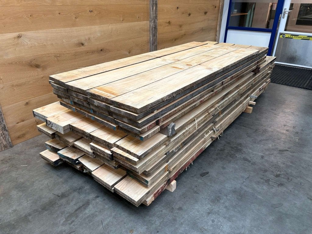 2.5x20CM 300CM radiata pine planken fijnbezaagd FSC recycle