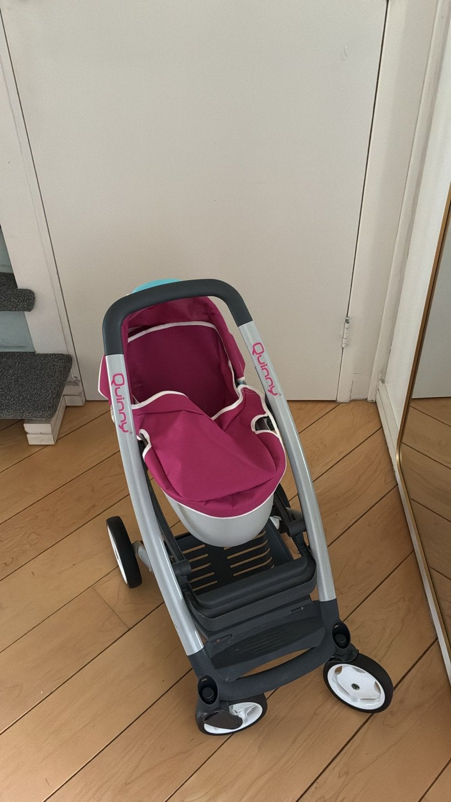 Quiny poppenwagen - Zo goed als nieuw, Kinderen en Baby's, Speelgoed | Poppen, Ophalen, Zo goed als nieuw, Babypop