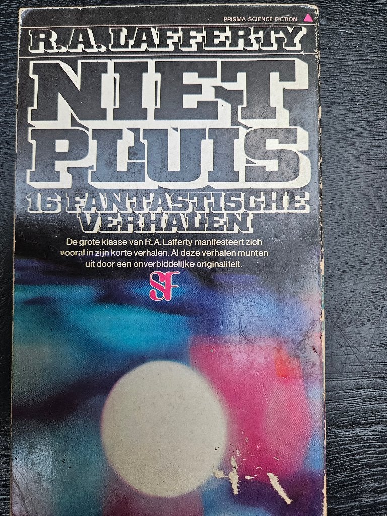 SF omnibus - Niet pluis, Boeken, Ophalen of Verzenden, Gelezen