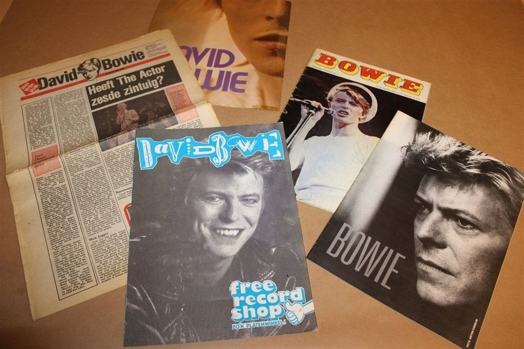 David Bowie — Vintage Poster, Tijdschriften & Knipsels, Verzamelen, Ophalen of Verzenden, 1980 tot heden, Knipsel(s)