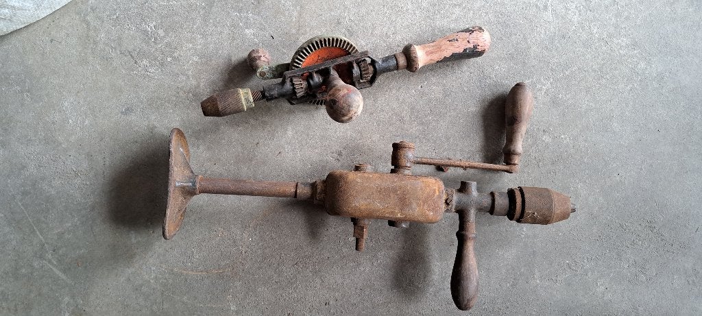 Antiek gereedschap. 2 Handboren. Euro 25,00, Ophalen