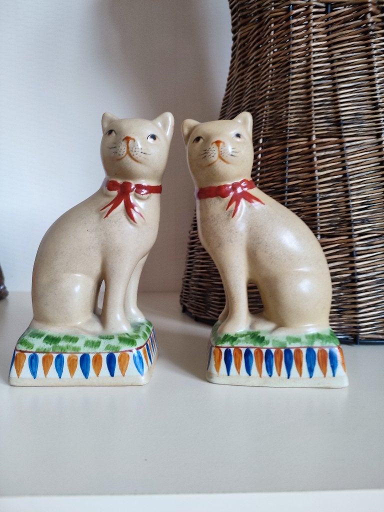Zeldzaam paar kattenbeeldjes Rye Pottery/Staffordshire, Antiek en Kunst, Ophalen of Verzenden