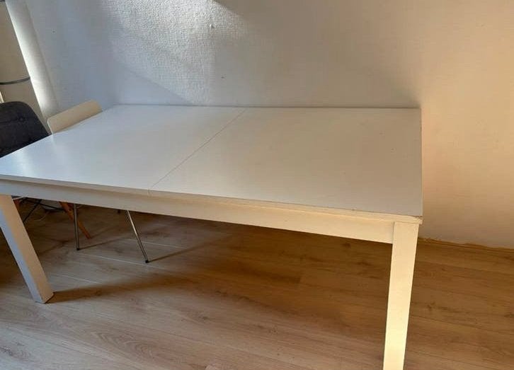 Witte eet tafel verstelbaar, Ophalen, Zo goed als nieuw