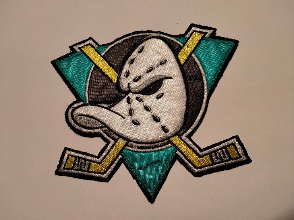 Anaheim Mighty Ducks ijshockey team club patch embleem, Verzamelen, Sportartikelen en Voetbal, Ophalen of Verzenden, Zo goed als nieuw