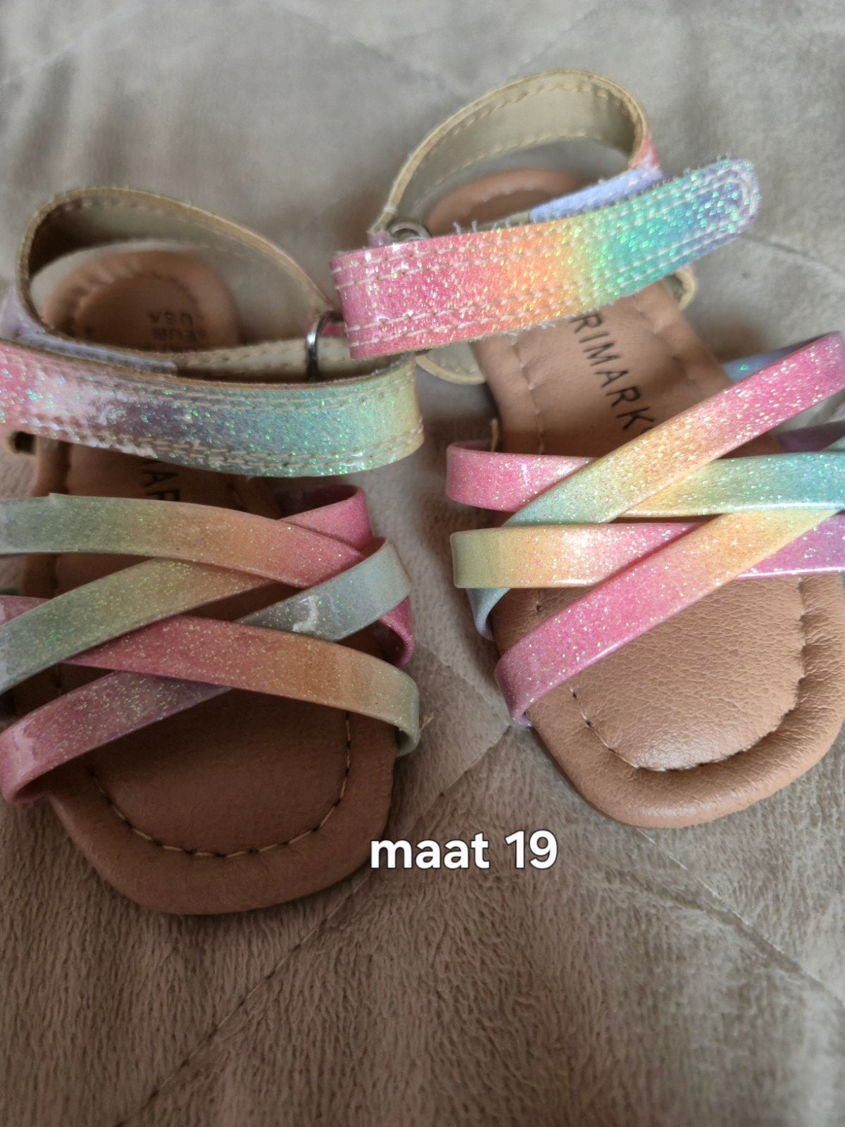 Primark regenboog sandalen maat 19, Kinderen en Baby's, Kinderkleding | Schoenen en Sokken, Meisje, Schoenen, Nieuw, Ophalen of Verzenden