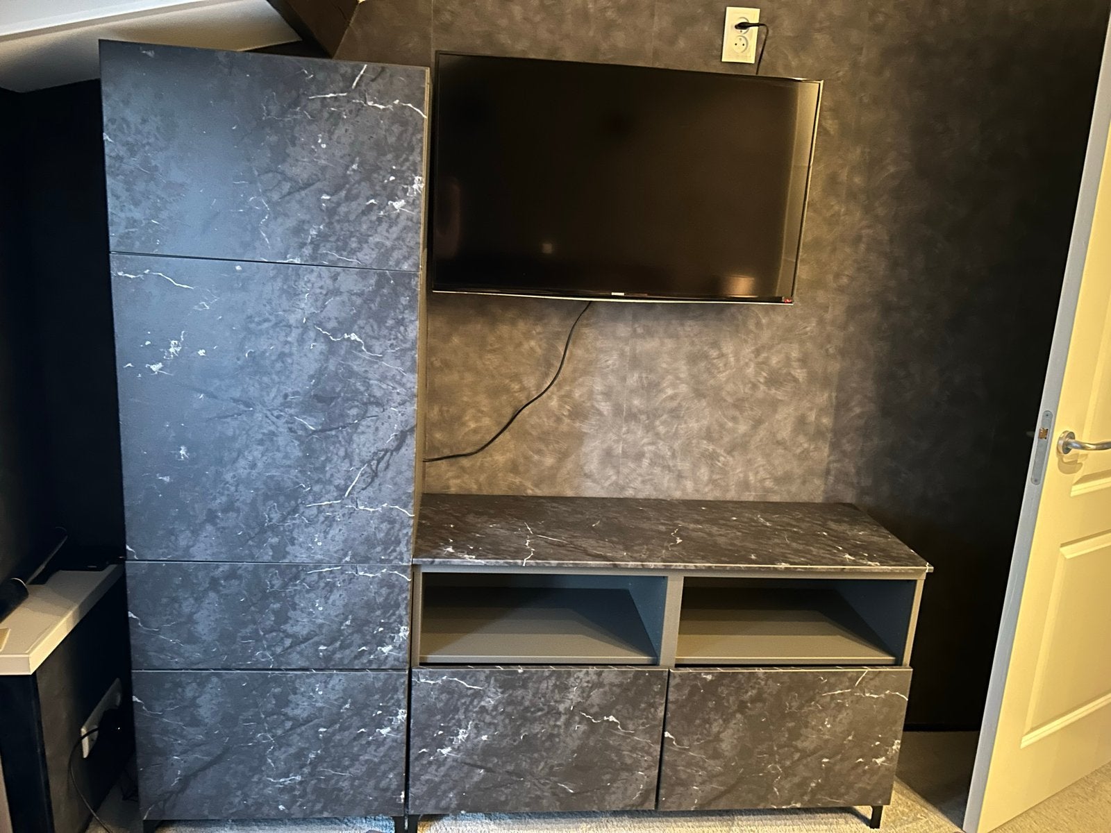 IKEA Besta kasten: dressoir en hoge kast met push-to-open, Ophalen, Overige materialen, Gebruikt, 100 tot 150 cm