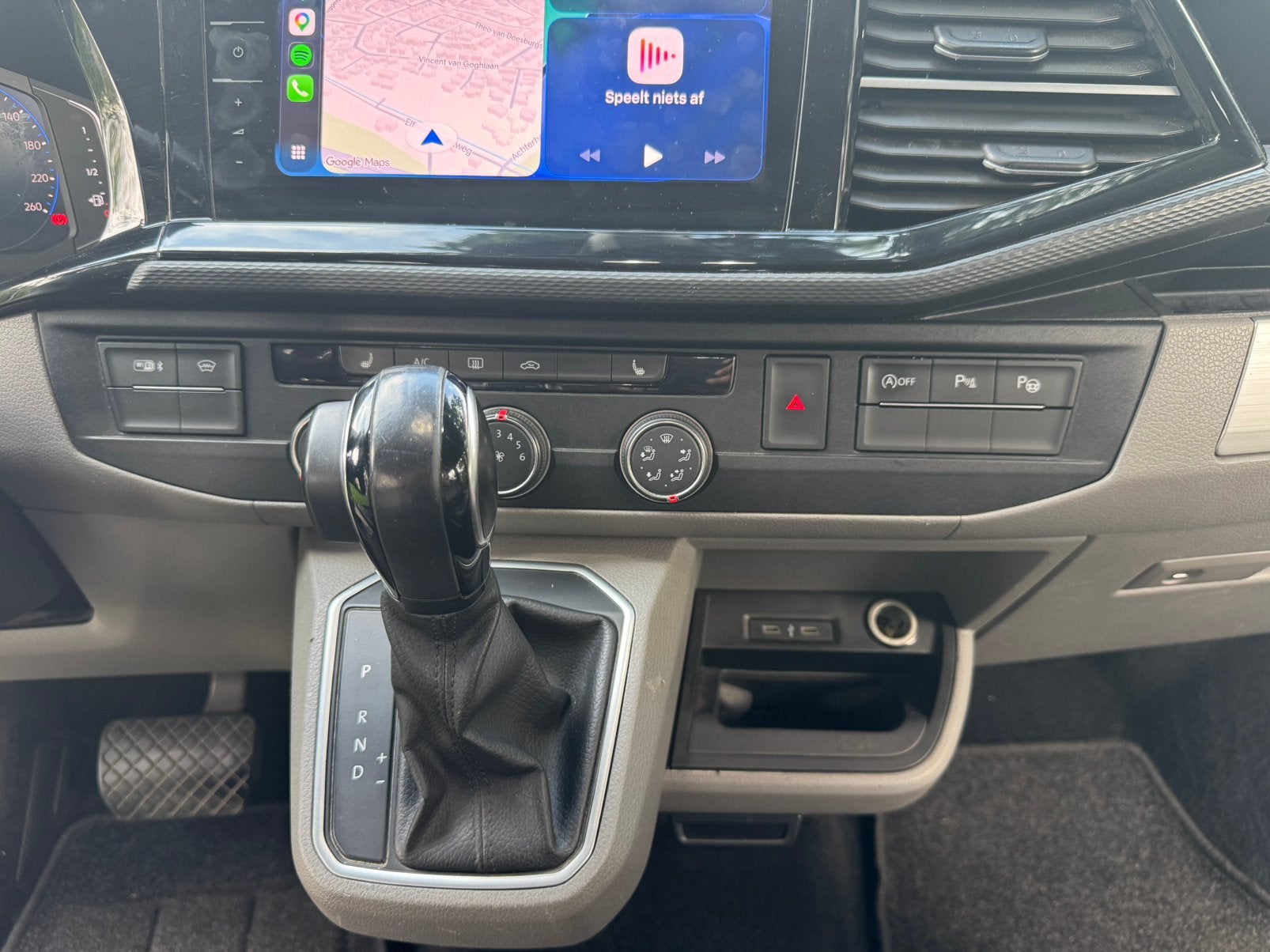 Foto 15 van Volkswagen T6.1 Bulli 204PK 4Motion | Zeer compleet | DC
