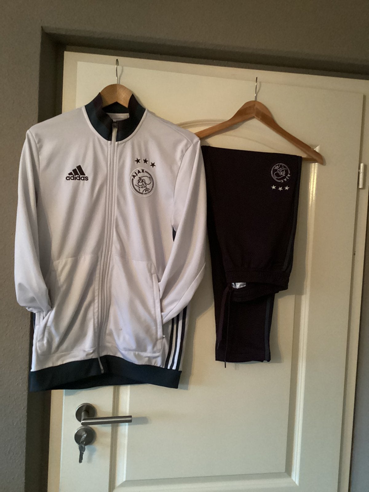 Prachtig trainingspak Adidas maat M te koop., Kleding | Dames, Ophalen of Verzenden, Zo goed als nieuw, Zwart