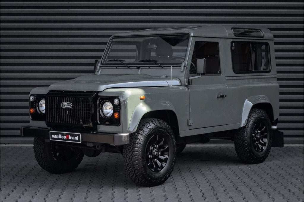 Land Rover Defender Station Wagon Automaat Keswick Green - S, Auto's, Land Rover, Automaat, Gebruikt, 4 cilinders, 1795 kg